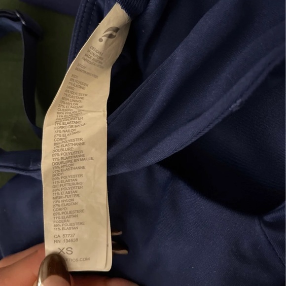 Fabletics Roam Set - Picture 7 of 7